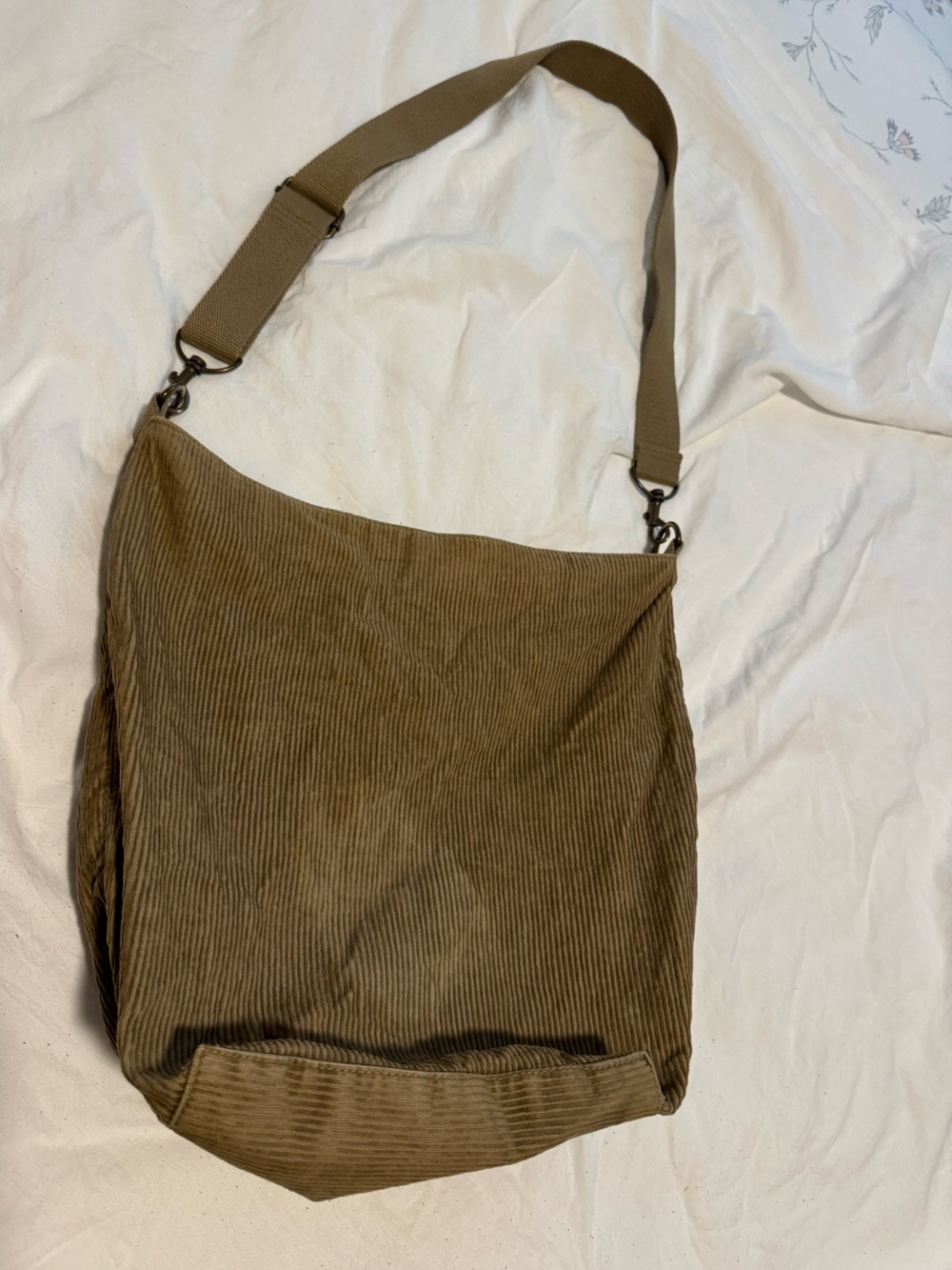 H&M Corduroy Messenger Bag in Brown